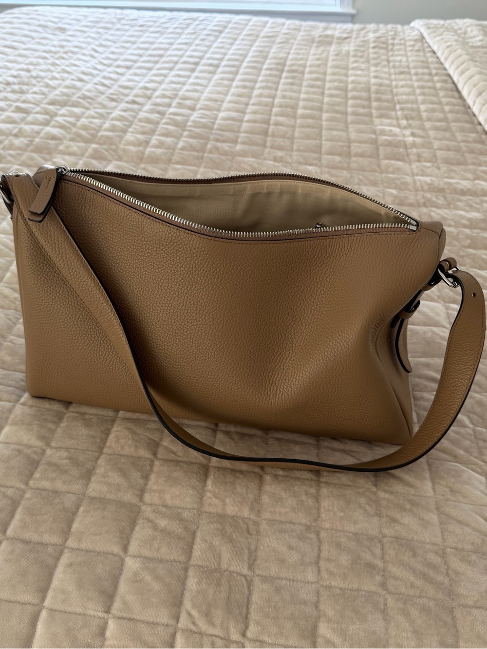 The Horse Lottie Bag - Picture 3 of 11